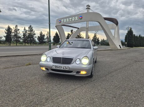 Mercedes E 270