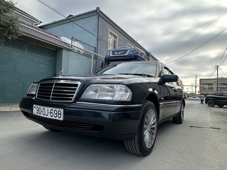 Mercedes C 180