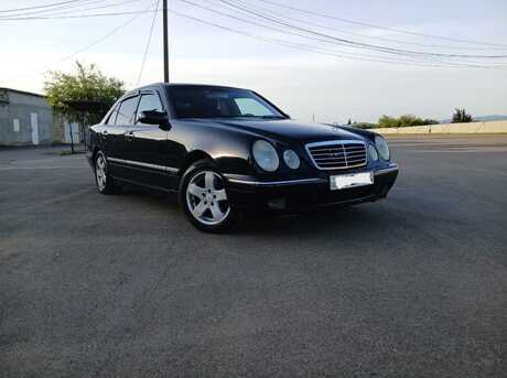 Mercedes E 240