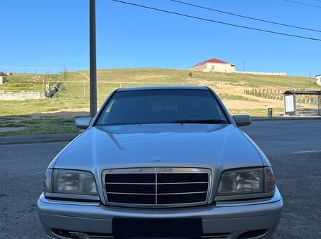 Mercedes C 240