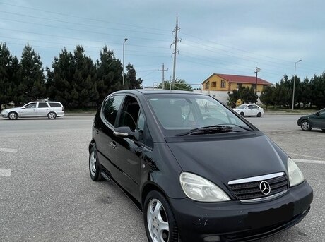 Mercedes A 210