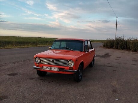 LADA (VAZ) 21011