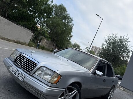 Mercedes 220 E