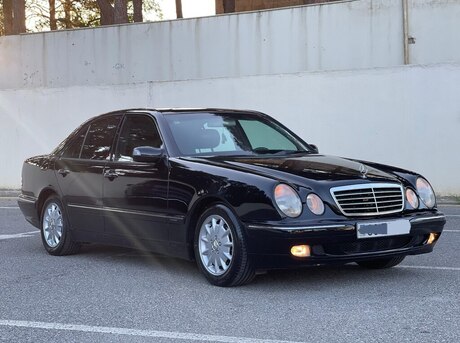 Mercedes E 240