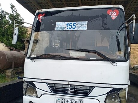 Isuzu NP 37