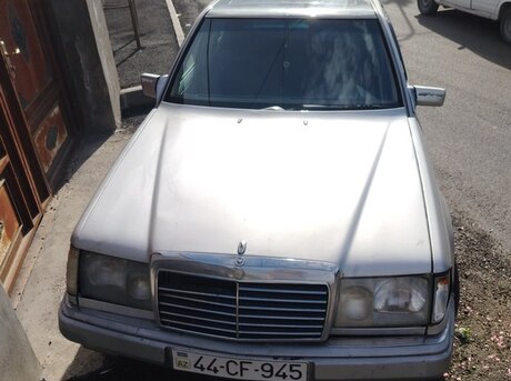 Mercedes 200 D