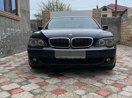 BMW 750