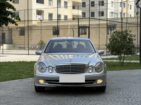 Mercedes E 240