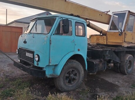 MAZ 5549