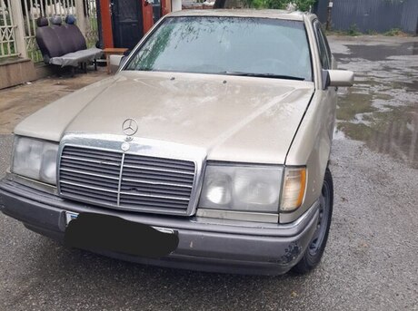 Mercedes 220 E