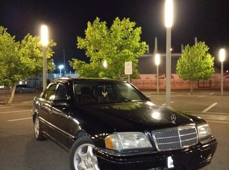 Mercedes C 230