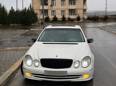 Mercedes E 240