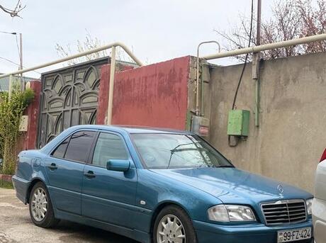 Mercedes C 180