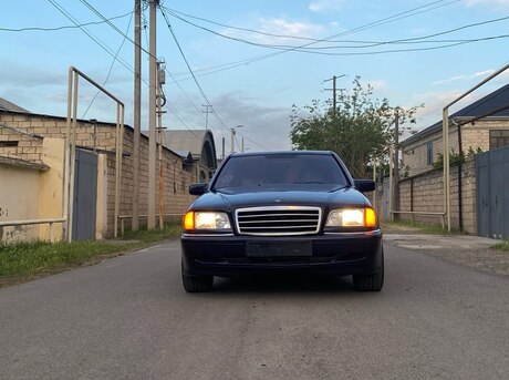 Mercedes C 200