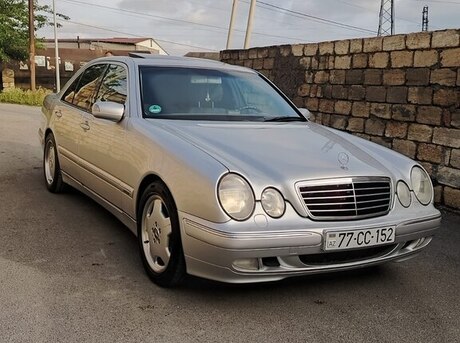Mercedes E 240