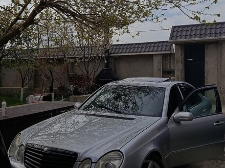 Mercedes E 240