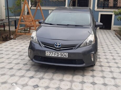 Toyota Prius V