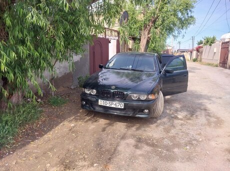 BMW 523
