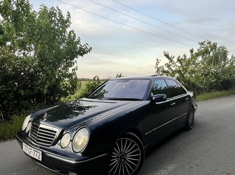 Mercedes E 270
