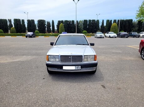 Mercedes 190