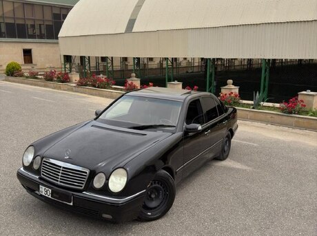 Mercedes E 320