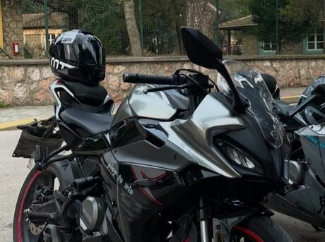 CFMOTO 250 SR