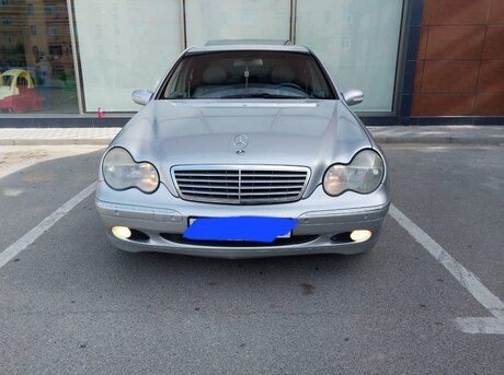 Mercedes C 240