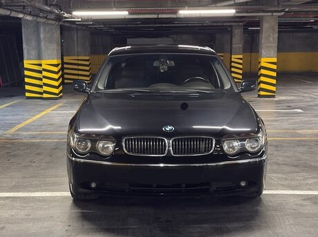 BMW 745