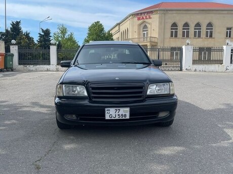 Mercedes C 200