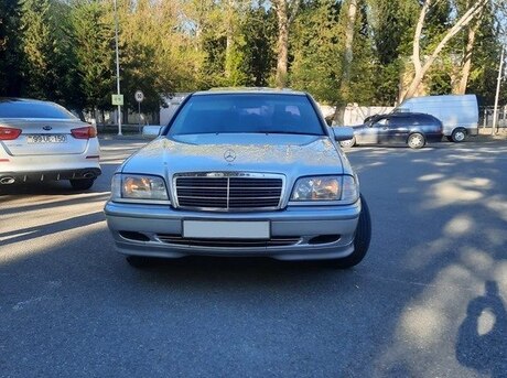 Mercedes C 180