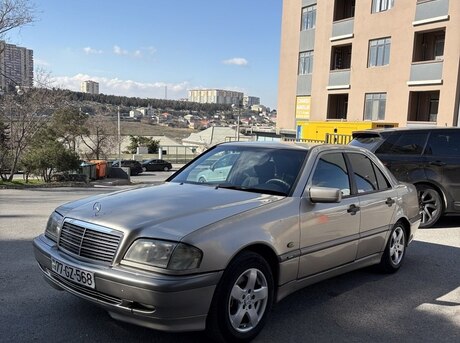 Mercedes C 180