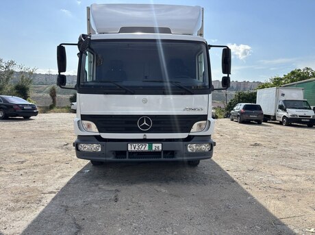 Mercedes Atego 818