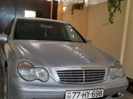 Mercedes C 230