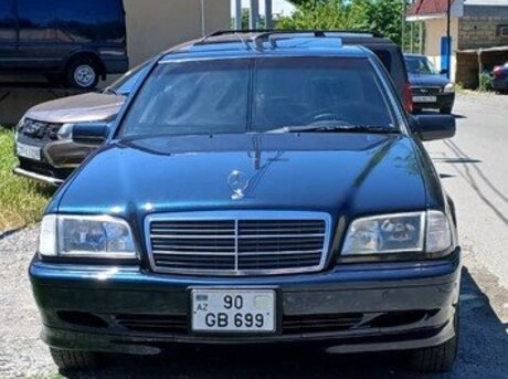 Mercedes C 200