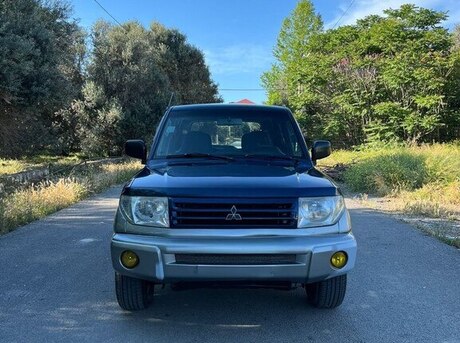 Mitsubishi Pajero io