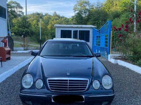 Mercedes E 280