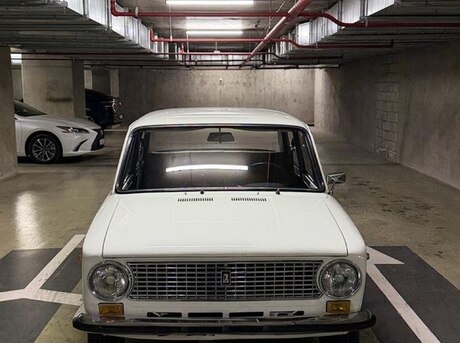 LADA (VAZ) 21011
