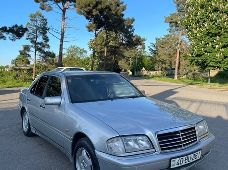 Mercedes C 180