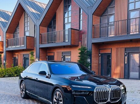 BMW i7