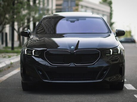 BMW i5