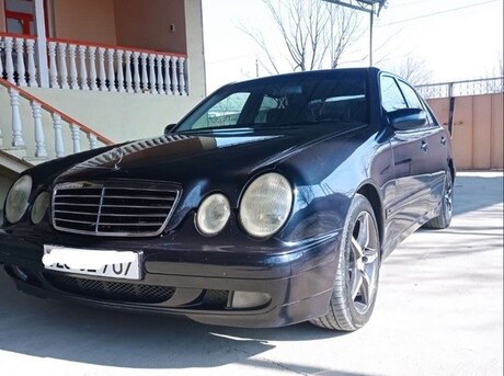 Mercedes E 240