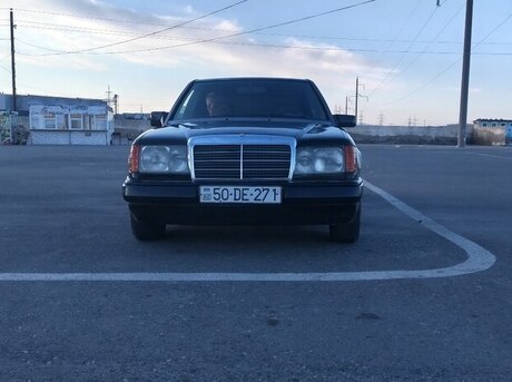 Mercedes 230 E