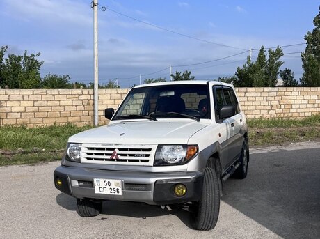 Mitsubishi Pajero io
