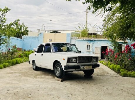 LADA (VAZ) 2107