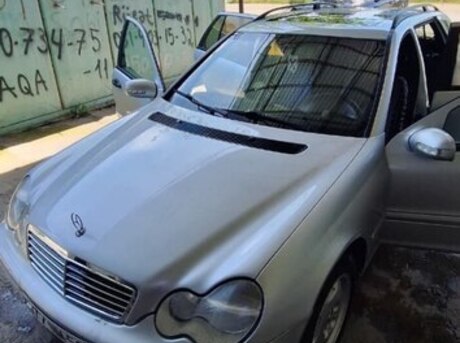 Mercedes C 200