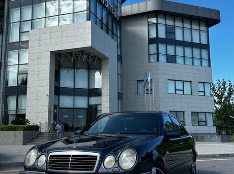 Mercedes E 230