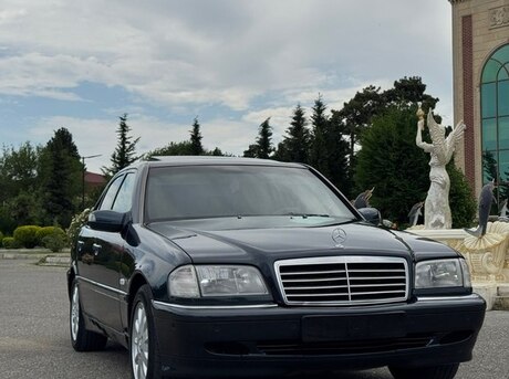 Mercedes C 240