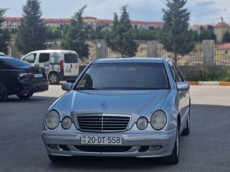 Mercedes E 320