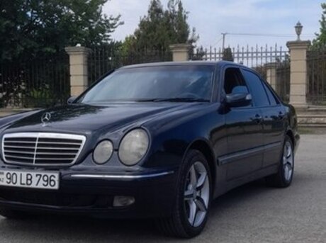 Mercedes E 220