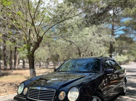Mercedes E 240